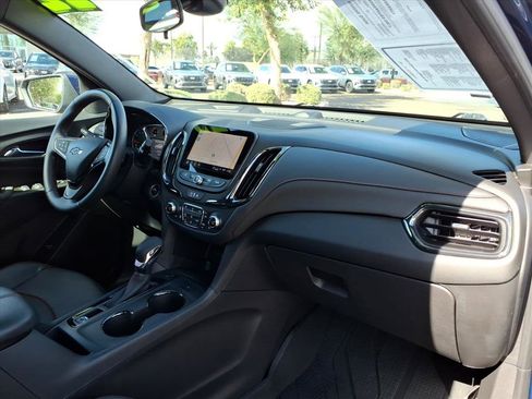 Used 2022 Chevrolet Equinox RS w/ RS Leather Package image 11