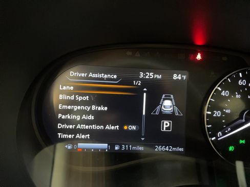 Certified 2024 Nissan Kicks SR FWD image 9