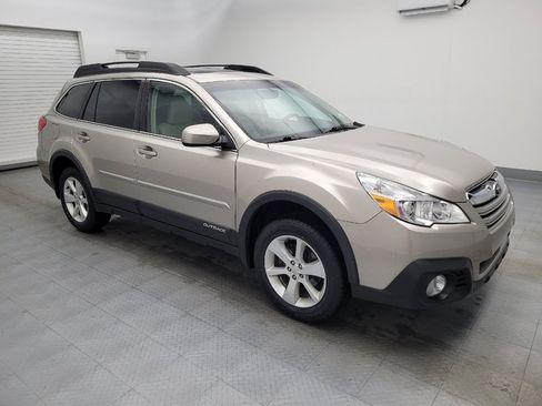 Used 2014 Subaru Outback 2.5i Premium image 11
