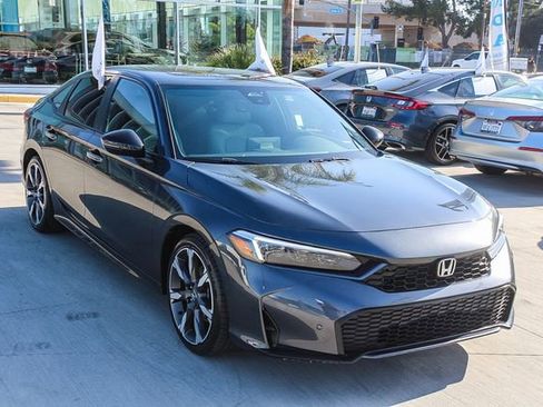 Used 2025 Honda Civic Sport image 3
