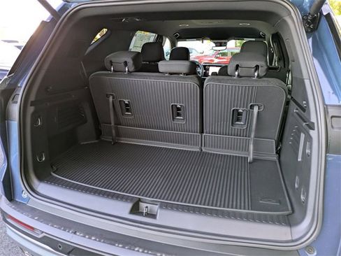 Certified 2026 Chevrolet Traverse LT w/ Driver Confidence Package image 27