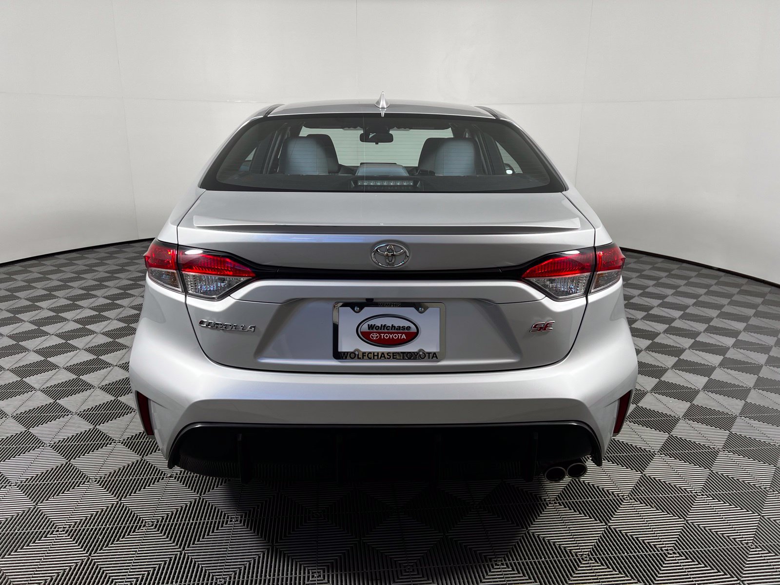Used 2025 Toyota Corolla SE w/ Convenience Package FWD image 6