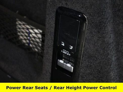 Used 2024 Land Rover Range Rover Sport AWD/4WD image 38