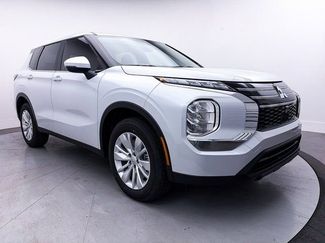 New 2025 Mitsubishi Outlander ES video 1