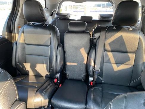 Used 2020 Toyota Sienna SE w/ SE Preferred Package FWD image 19