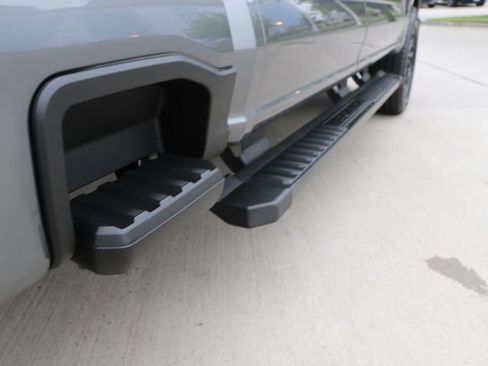 Used 2026 Ford F250 Lariat w/ Black Appearance Package AWD/4WD image 9