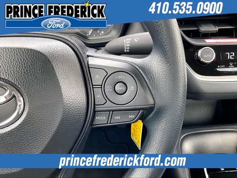 Used 2025 Toyota Corolla LE image 18