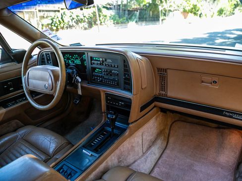 Used 1990 Buick Reatta Convertible image 21