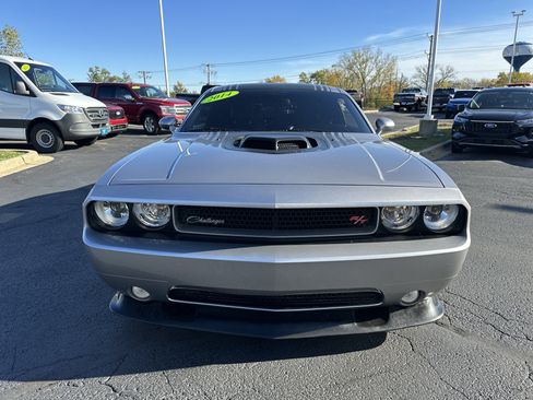 Used 2014 Dodge Challenger R/T image 9