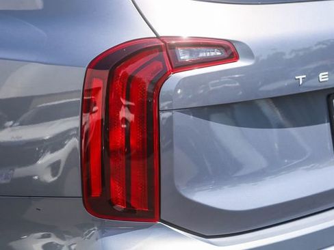 Certified 2024 Kia Telluride LX FWD image 11