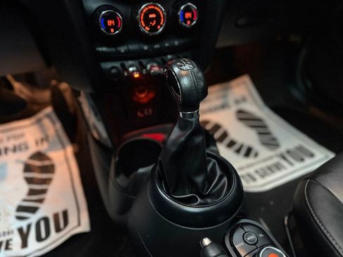 Used 2018 MINI Cooper 2-Door Hardtop image 25