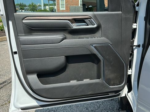 Used 2025 Chevrolet Silverado 2500 LT w/ Convenience Package AWD/4WD image 16
