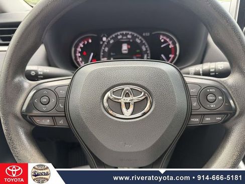 Used 2023 Toyota RAV4 XLE AWD/4WD image 17