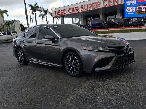 Used 2024 Toyota Camry SE w/ Convenience Package FWD image 2