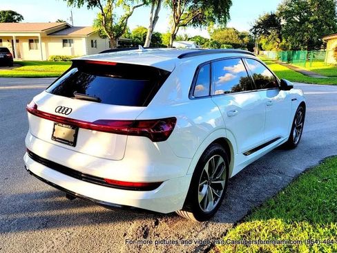 Used 2021 Audi e-tron Premium Plus w/ Premium Plus Package image 20