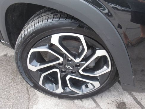 Used 2024 Chevrolet Trax RS FWD image 5