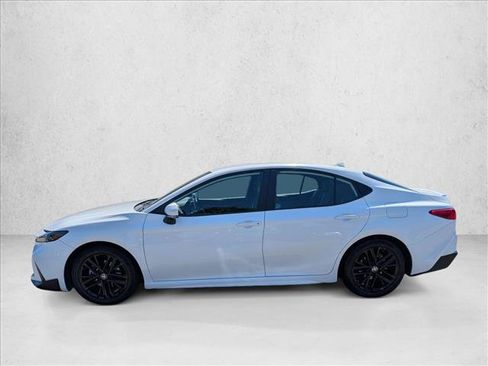 Certified 2025 Toyota Camry SE FWD image 9