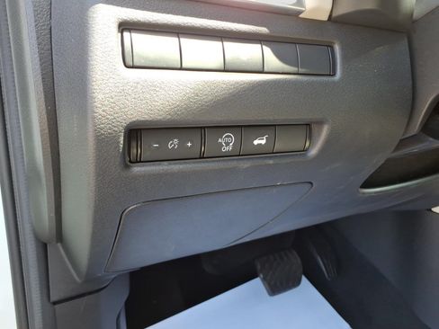 Used 2023 Nissan Rogue SL AWD/4WD image 18