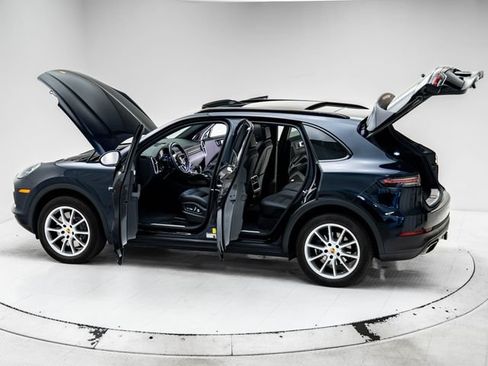 Certified 2021 Porsche Cayenne AWD/4WD image 36