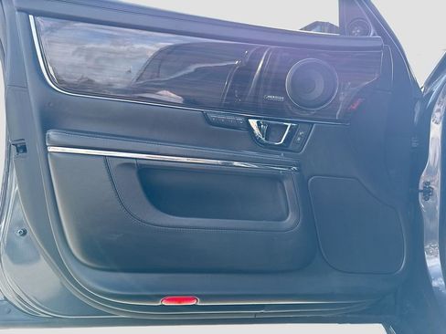 Used 2018 Jaguar XJ L Portfolio image 21
