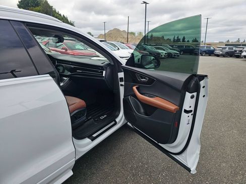 Used 2023 Audi Q8 Premium Plus AWD/4WD image 30