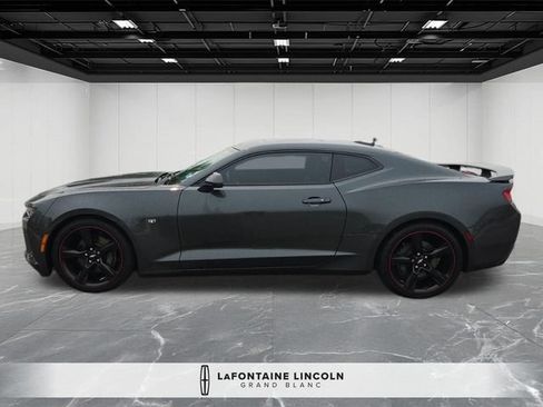 Used 2018 Chevrolet Camaro SS RWD image 4