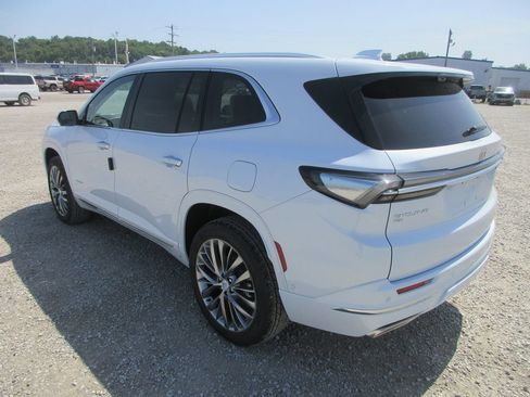 New 2026 Buick Enclave Avenir w/ Super Cruise Package AWD/4WD image 7