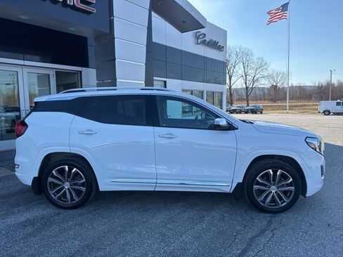 Certified 2020 GMC Terrain Denali w/ Denali Premium Package AWD/4WD image 8