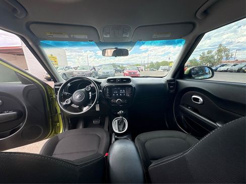 Used 2018 Kia Soul + FWD image 34