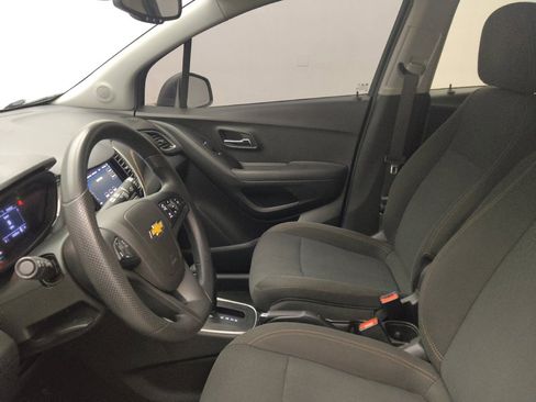 Used 2020 Chevrolet Trax LS w/ Tint and Cruise Package FWD image 17