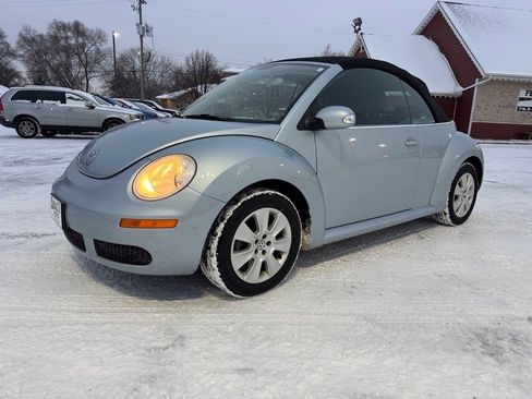 Used 2009 Volkswagen Beetle S image 10