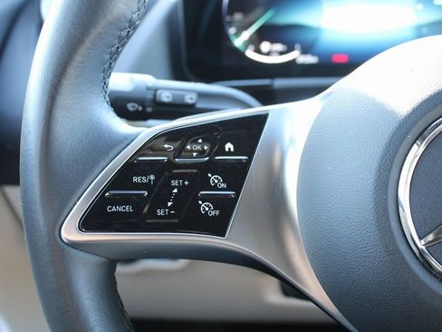 Used 2025 Mercedes-Benz GLA 250 4MATIC image 10