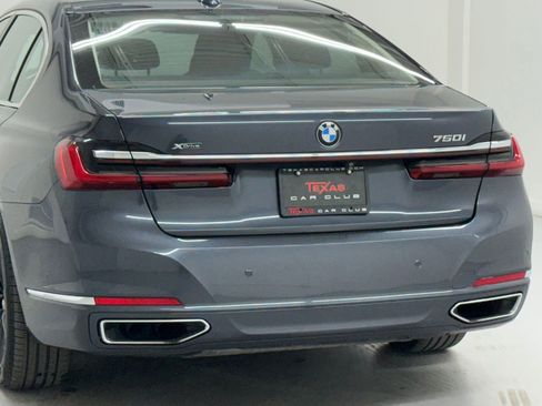 Used 2020 BMW 750i xDrive image 11