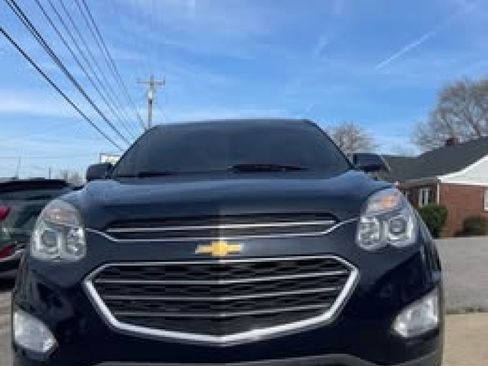 Used 2017 Chevrolet Equinox LT FWD image 3