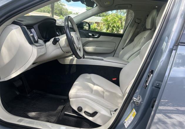 Used 2024 Volvo XC60 B5 Plus w/ Protection Package Premier AWD/4WD image 3