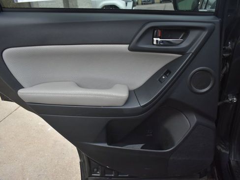 Used 2015 Subaru Forester 2.5i Touring w/ Eyesight & Navigation System image 34