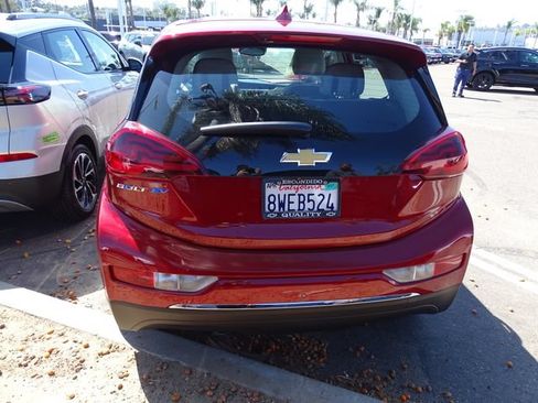 Used 2021 Chevrolet Bolt LT FWD image 3