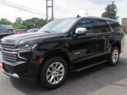 Used 2022 Chevrolet Tahoe Premier RWD image 4