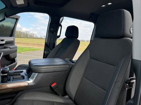 Used 2025 Chevrolet Silverado 1500 LT Trail Boss w/ Convenience Package II image 32