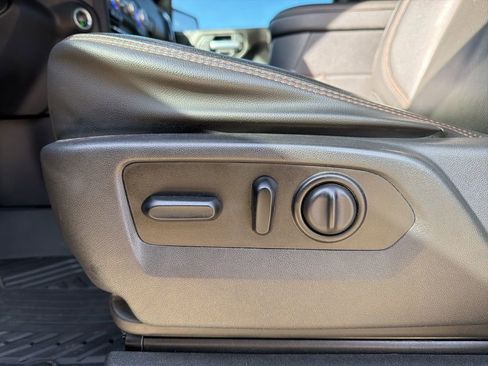 Used 2020 GMC Sierra 1500 AT4 w/ AT4 Premium Package image 9