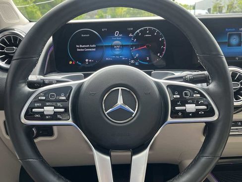 Used 2023 Mercedes-Benz GLB 250 4MATIC image 41