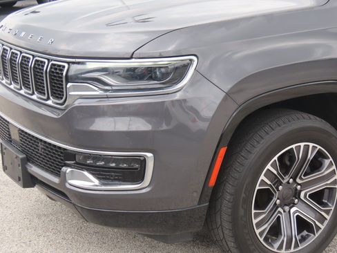 Used 2024 Jeep Wagoneer 4WD w/ Premium Group I image 3