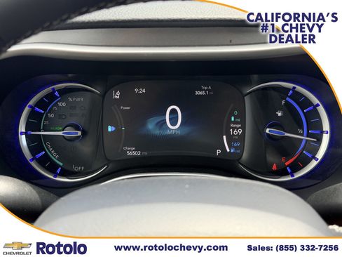 Used 2023 Chrysler Pacifica Touring-L FWD image 32