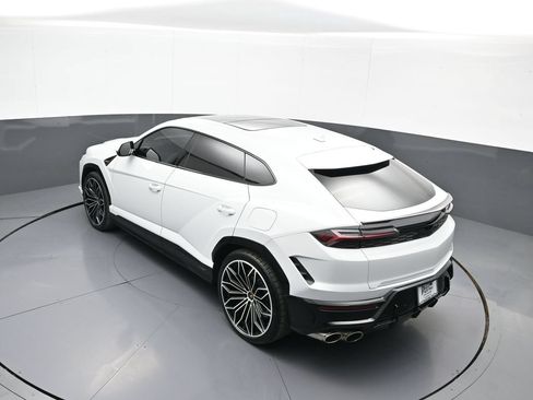 Used 2025 Lamborghini Urus SE AWD/4WD image 45