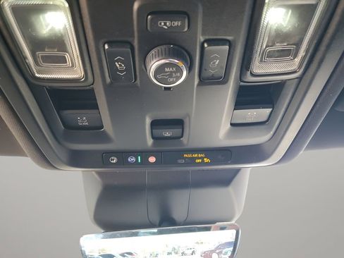 Used 2022 Cadillac Escalade ESV Premium Luxury image 42