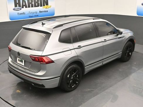 Used 2023 Volkswagen Tiguan SE R-Line FWD image 26