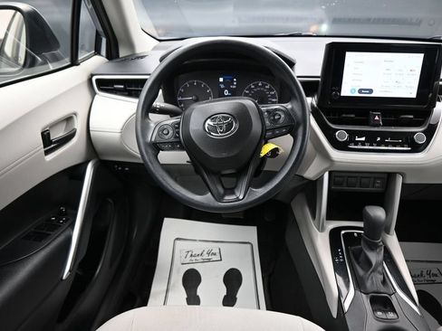 Used 2023 Toyota Corolla Cross L AWD/4WD image 12