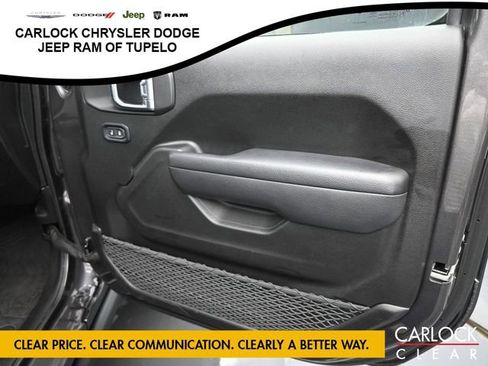 Used 2025 Jeep Wrangler Sport image 38