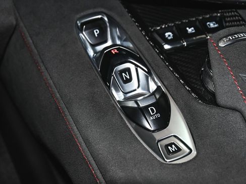 Used 2024 Chevrolet Corvette Stingray Premium Conv w/ Z51 Performance Package RWD image 28