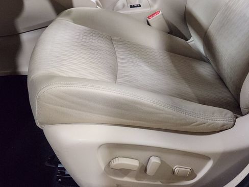 Used 2017 Nissan Rogue SV FWD image 44